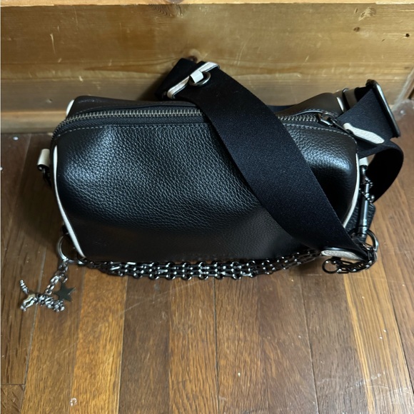 Coach unisex crossbody bag charms and decor strap included excellent condition - Picture 5 of 10